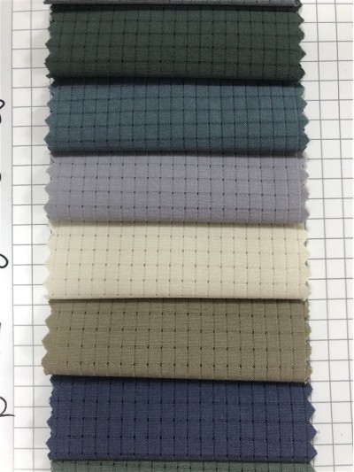 GZ-YL LY19774#  透氣格  成份：97%P 3%SP  規格：150cm  克重：130g  超薄運動布 側面照